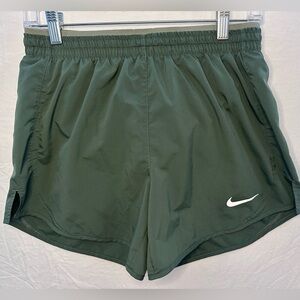 Nike Dri-FIT Running Shorts Green Lightweight Athletic Activewear Women’s Size S